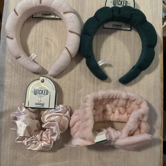 Conair Wicked Hair Accessories bundle of 4 Universal Studio Scunci Headbands New - Picture 2 of 11